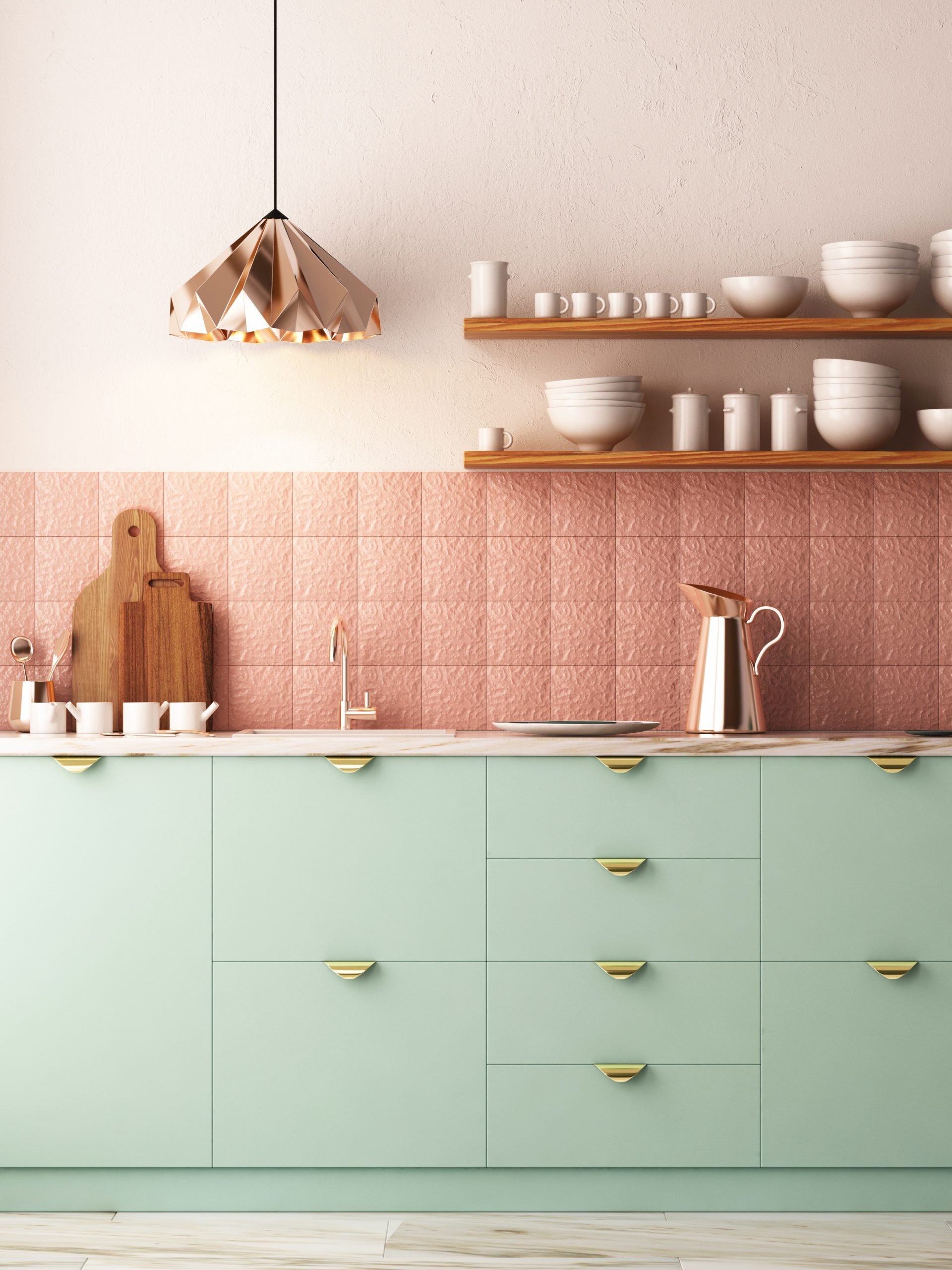 Khi kết hợp cả 2 gam màu trên vào cùng một không gian thì chúng ta sẽ có một căn bếp đẹp như mơ thế này! Màu hồng phấn cho sơn tường, màu xanh mint cho tủ bếp, phân cách nhau bởi những viên gạch hồng san hô làm điểm nhấn cho backsplash.