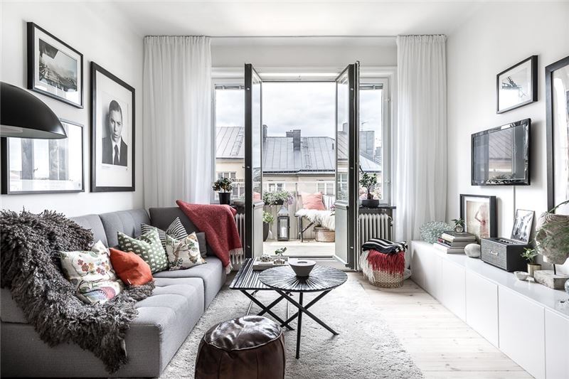 Cải tạo căn hộ vỏn vẹn 32m² nhưng gọn gàng, tiện nghi, lại có cả ban công ngập nắng