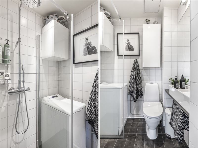 Phòng tắm bừng sáng với gạch mosaic cỡ trung màu trắng ốp tường và màu đen lát sàn tạo sự tương phản đẹp mắt. Tuy không gian rất nhỏ nhưng lại phân bổ đầy đủ buồng tắm vòi sen, toilet và cả phòng giặt đầy đủ tiện nghi.