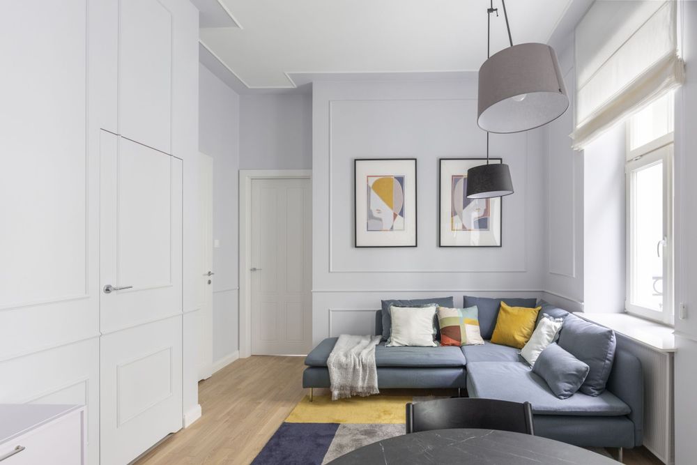 Căn hộ 35m² với gam màu xám thanh lịch, khéo léo sử dụng gương soi để "nhân đôi" diện tích