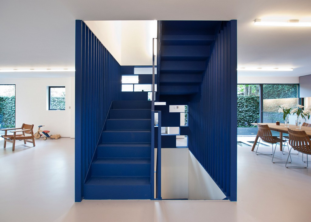 Ý tưởng về cầu thang hình khối “bất thường” này được hình thành và thiết kế bởi đội ngũ RA Projects Studio tại London. 