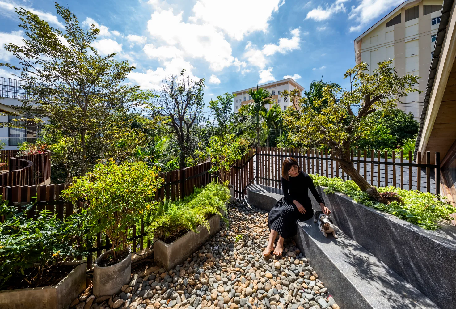 BMT House, ngôi nhà nên thơ, hòa quyện với thiên nhiên của cặp vợ chồng trẻ tại Buôn mê - Ảnh 17