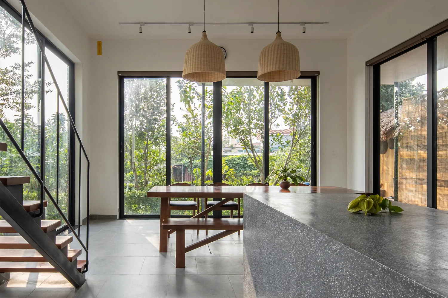 Thái Bình House: Ngôi nhà vùng quê mang hơi hướng truyền thống Bắc Bộ pha lẫn nét hiện đại ấn tượng- Ảnh 12