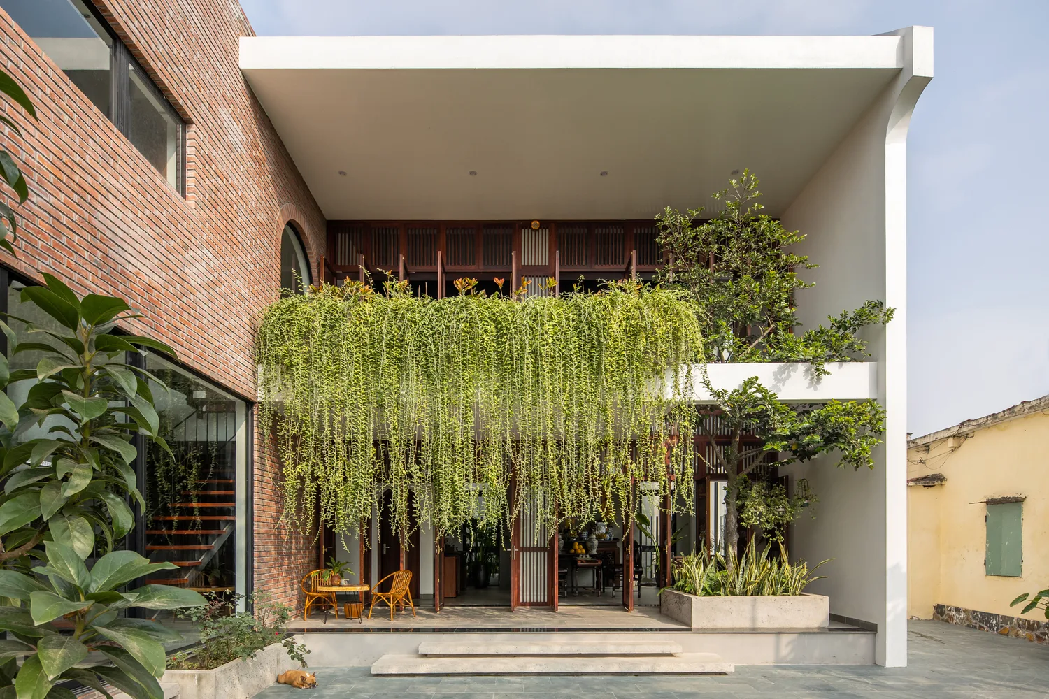 Thái Bình House: Ngôi nhà vùng quê mang hơi hướng truyền thống Bắc Bộ pha lẫn nét hiện đại ấn tượng- Ảnh 3