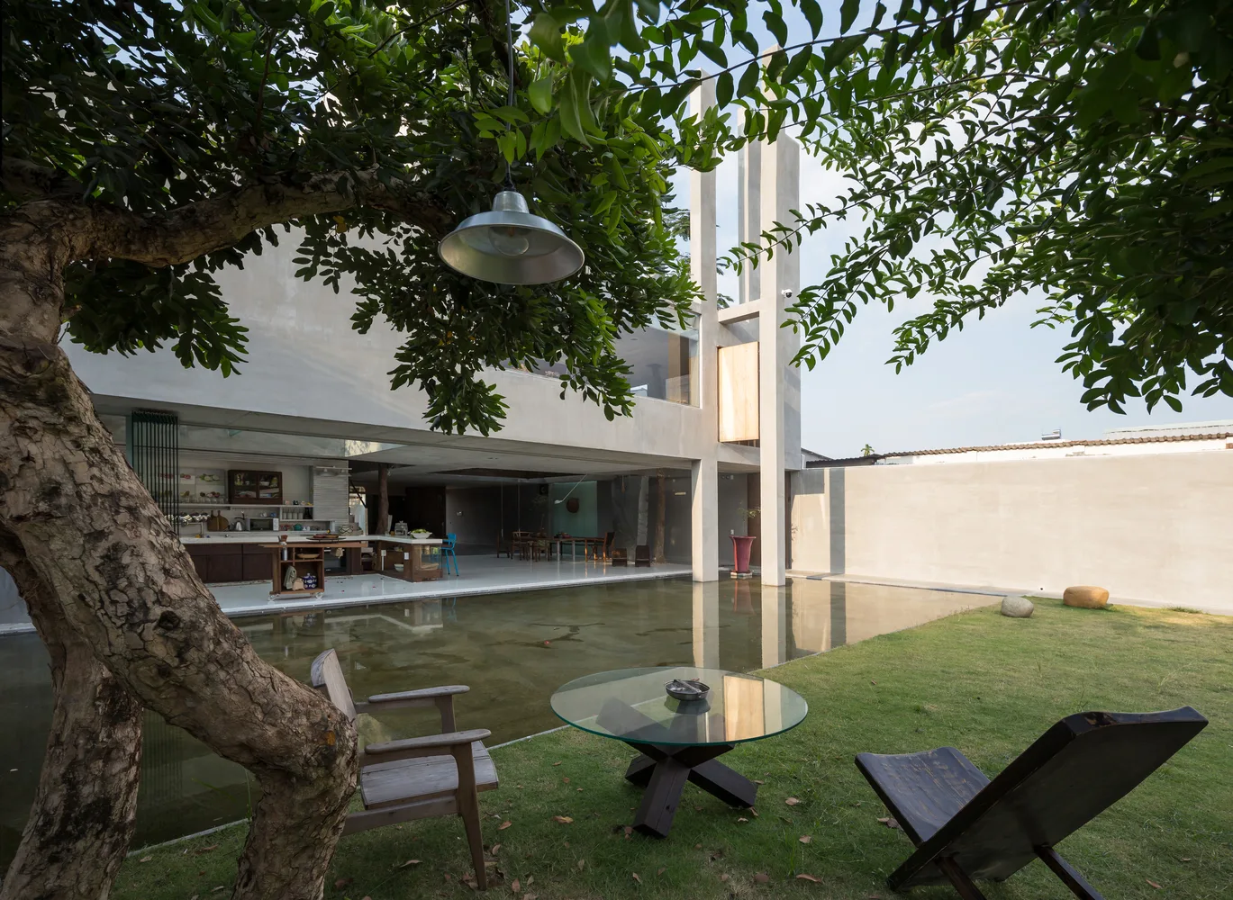 Dạ House, ngôi nhà ở Bình Dương với hồ nước trong xanh, xóa nhòa khoảng cách giữa con người và thiên - Ảnh 3