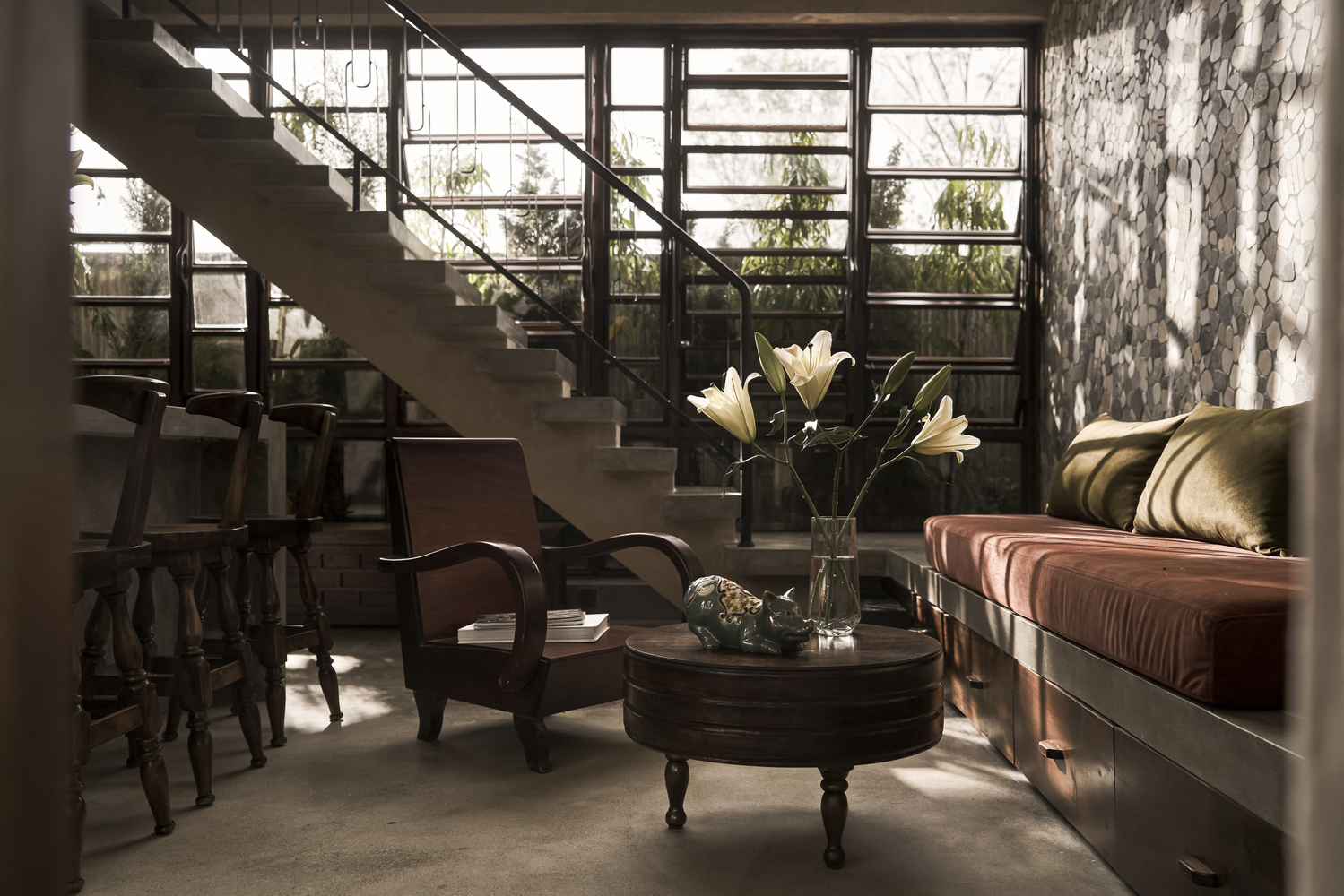 Người con xứ Huế xây ngôi nhà hoài cổ, an yên với mái ngói bằng đất sét đậm chất làng quê dành tặng  - Ảnh 6