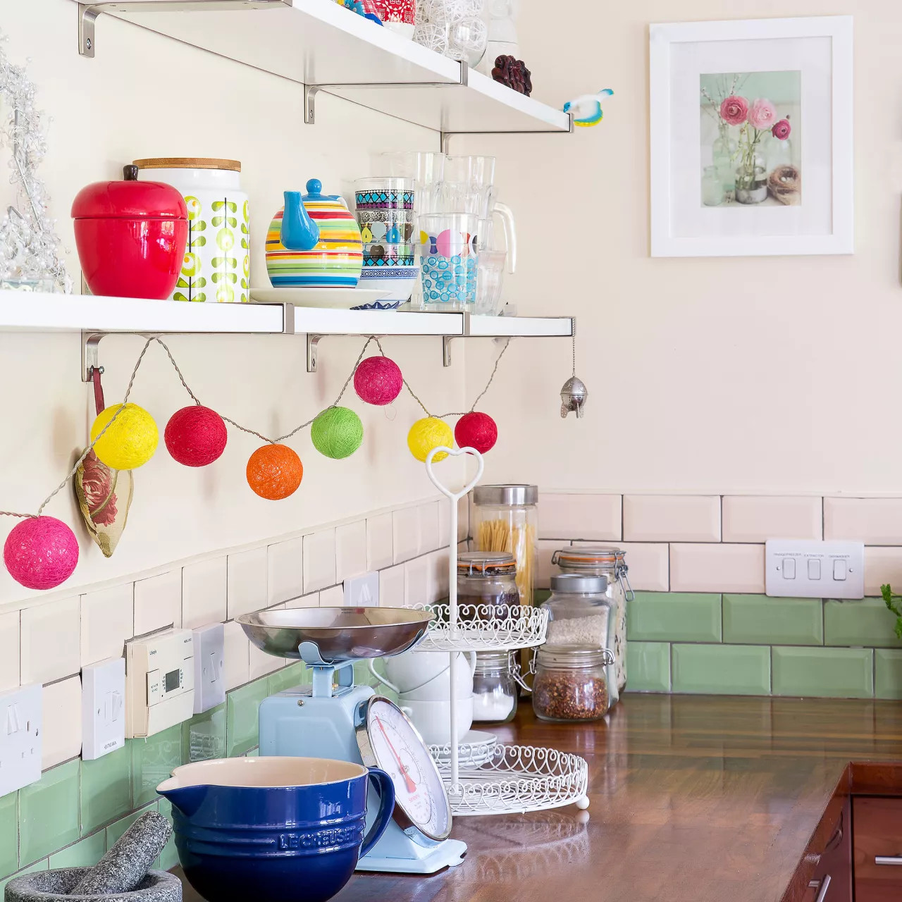 5 ý tưởng sắp xếp bố cục gạch ốp backsplash cho phòng bếp linh hoạt và độc đáo - Ảnh 2