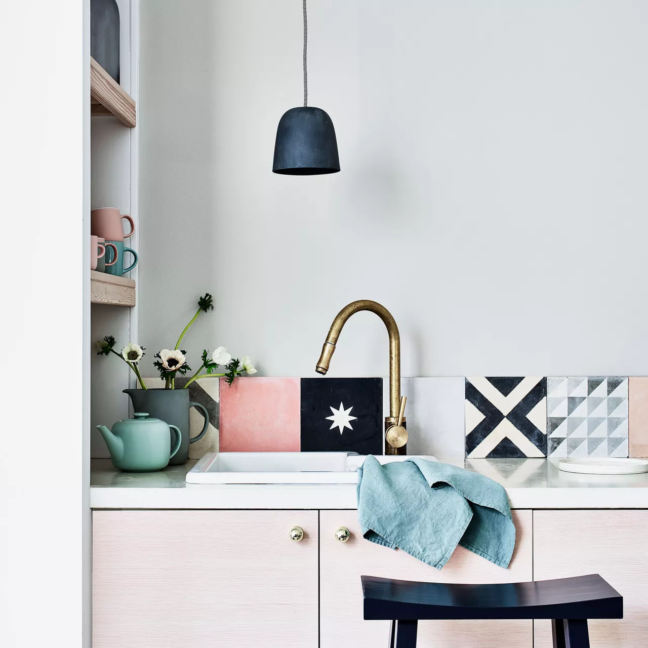 5 ý tưởng sắp xếp bố cục gạch ốp backsplash cho phòng bếp linh hoạt và độc đáo - Ảnh 3