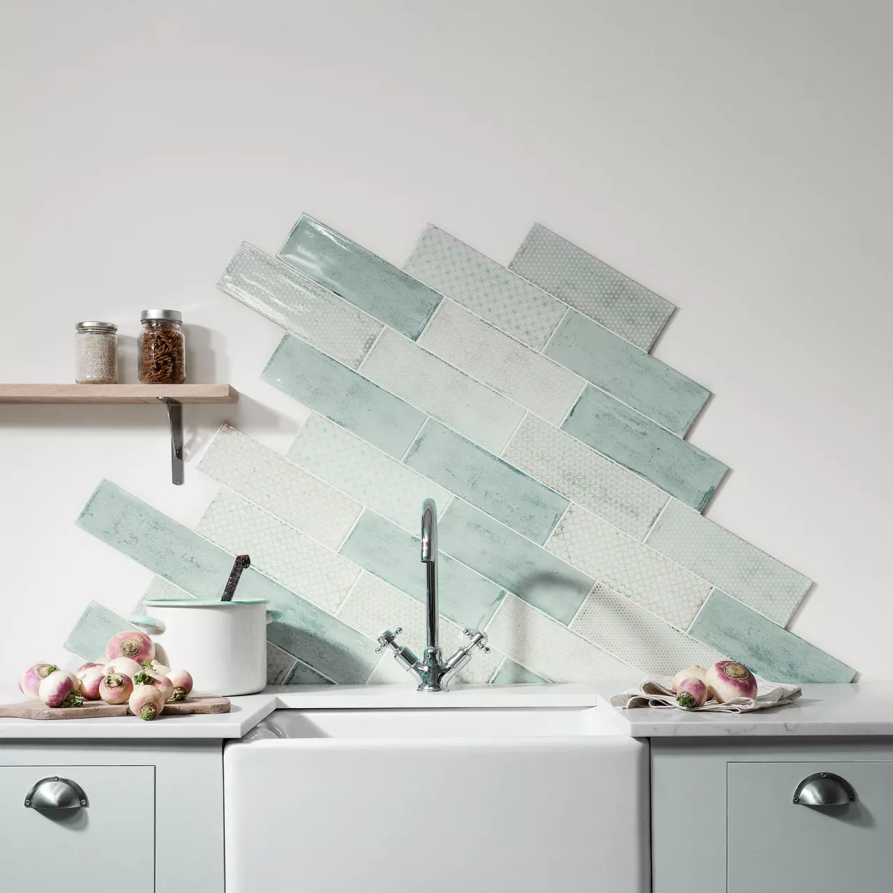 5 ý tưởng sắp xếp bố cục gạch ốp backsplash cho phòng bếp linh hoạt và độc đáo - Ảnh 4