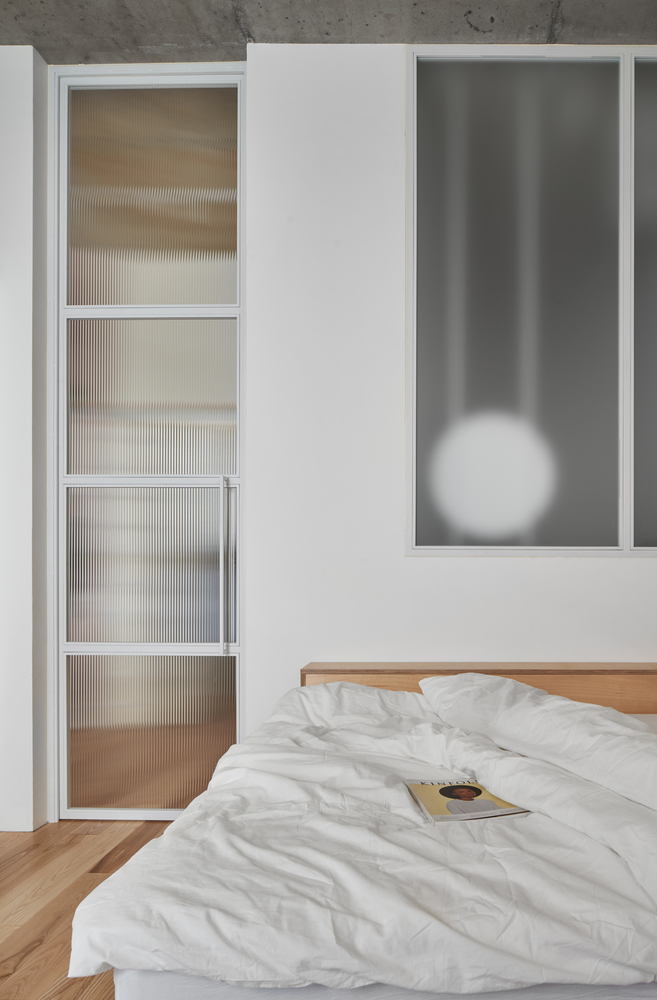 Căn hộ 43m² tối giản của cô nàng độc thân với thiết kế phòng bếp sắc hồng ngọt ngào và nổi bật  - Ảnh 15