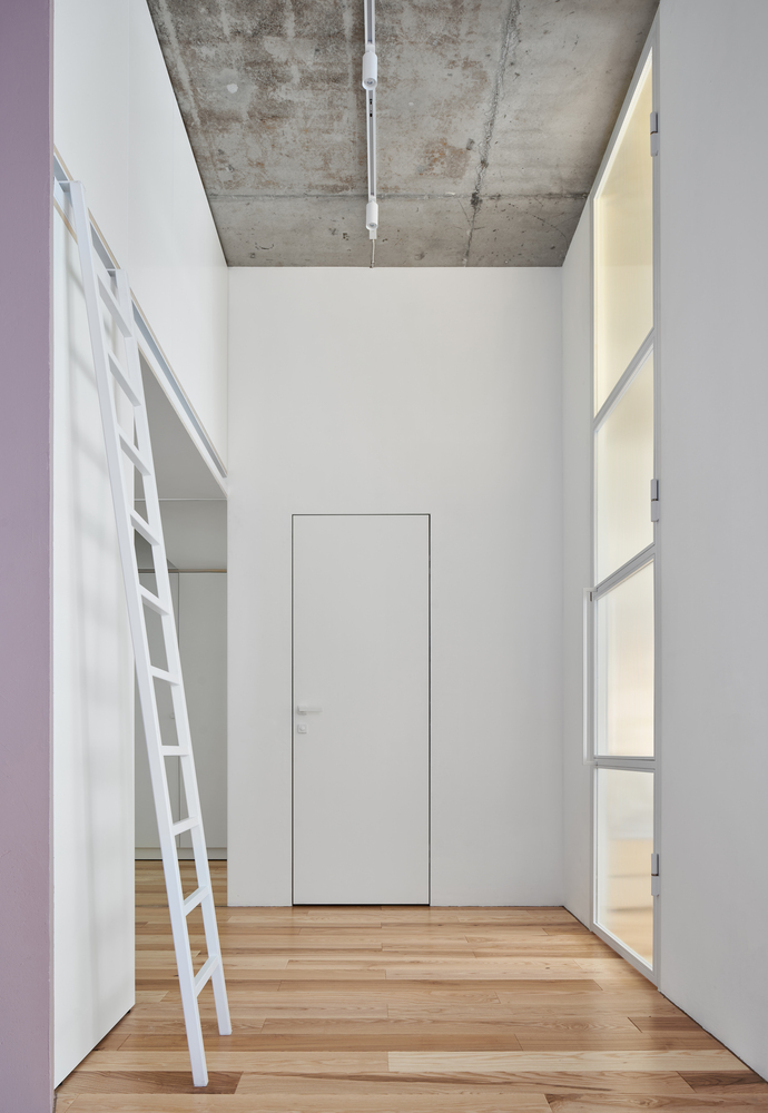 Căn hộ 43m² tối giản của cô nàng độc thân với thiết kế phòng bếp sắc hồng ngọt ngào và nổi bật  - Ảnh 3