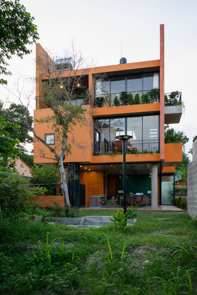 DI House, công trình nhà ở “tuy 2 mà 1” với mặt tiền sắc cam ấm áp tại Củ Chi, ngoại ô Sài Gòn - Ảnh 3