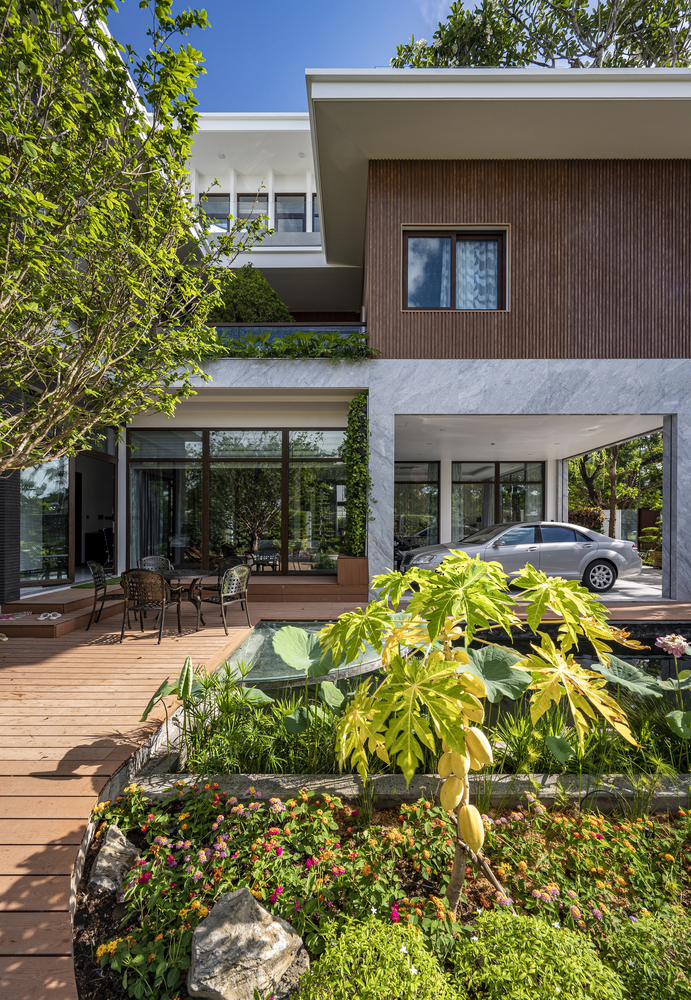 Biệt thự Cần Thơ 1800m² sang chảnh mà gần gũi, thu hút người nhìn nhờ khu vườn mướt xanh như ngọc - Ảnh 4