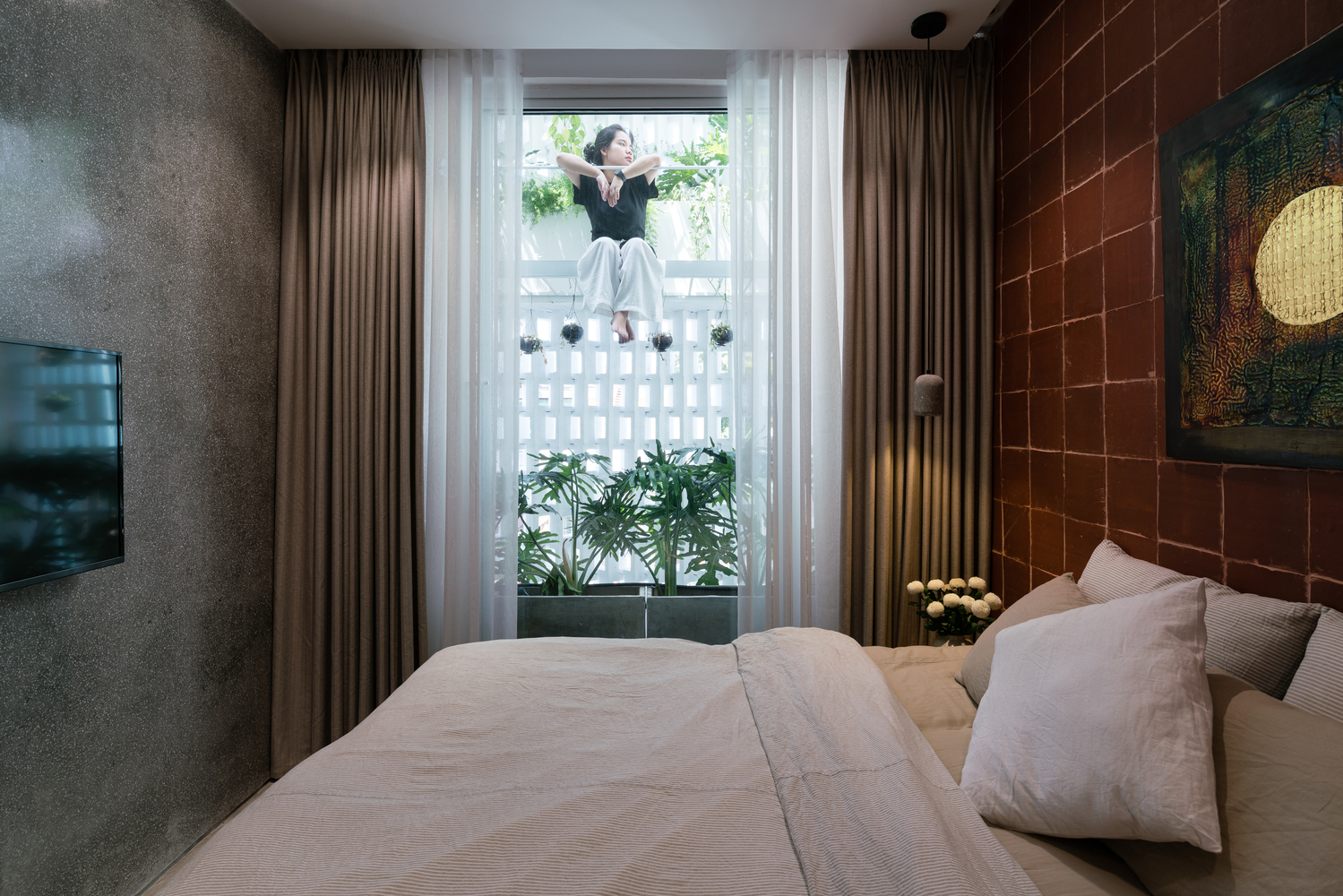 Ngôi nhà xứ Huế mộng mơ với ban công và sân thượng rợp bóng cây xanh, góc nào cũng chill hết nấc - Ảnh 16