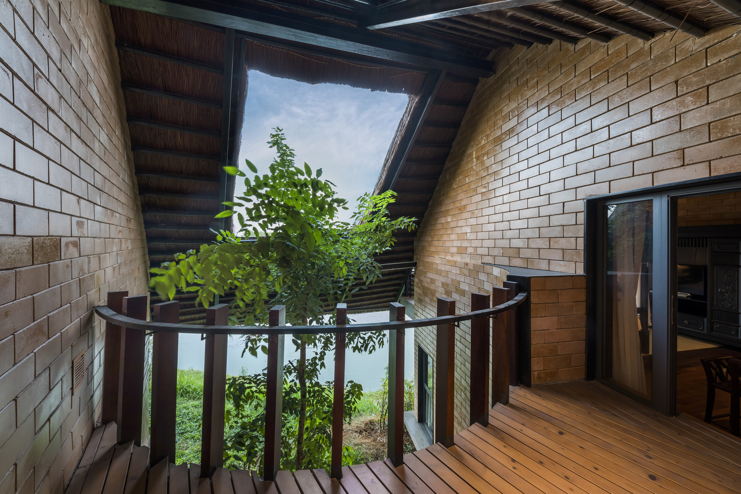 Ngôi nhà view nhìn ra hồ nước tuyệt đẹp, kiến trúc gợi hình ảnh làng quê Việt tại ngoại thành Hà Nội - Ảnh 13