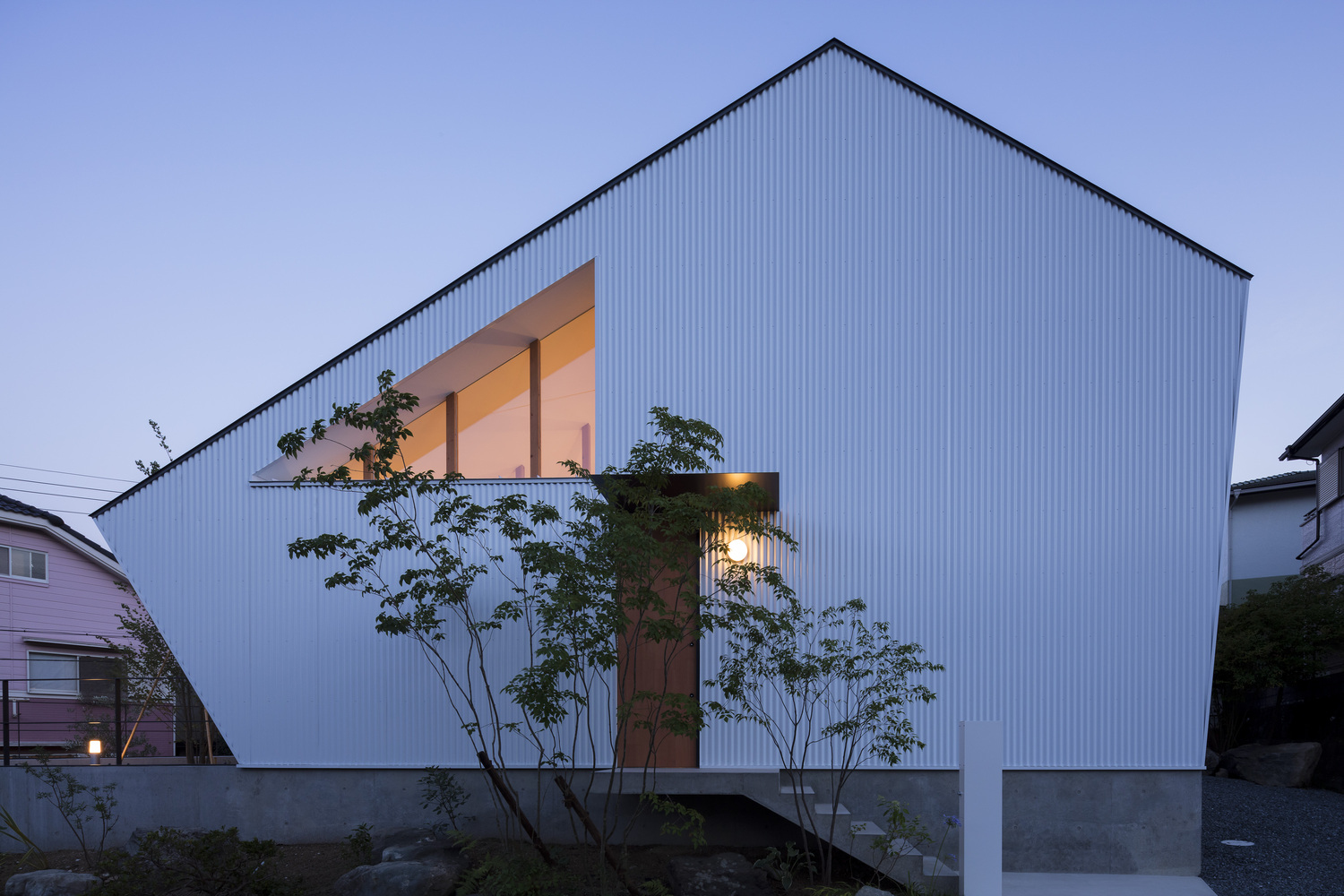 Ngôi nhà thiết kế theo phong cách tối giản nhưng xinh xắn và đa năng của gia đình trẻ người Nhật - Ảnh 14