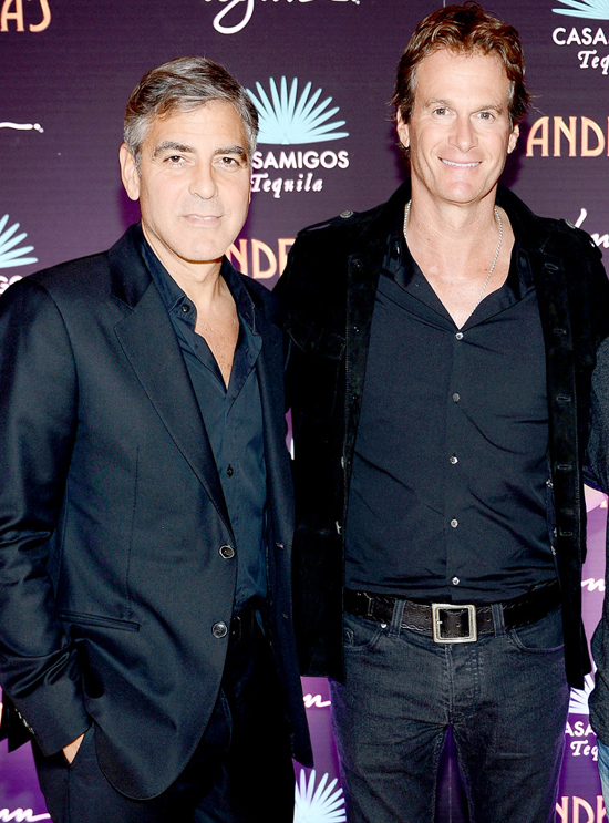 Những người bạn của Clooney rất bất ngờ khi nhận được số tiền 1 triệu USD từ ông.
