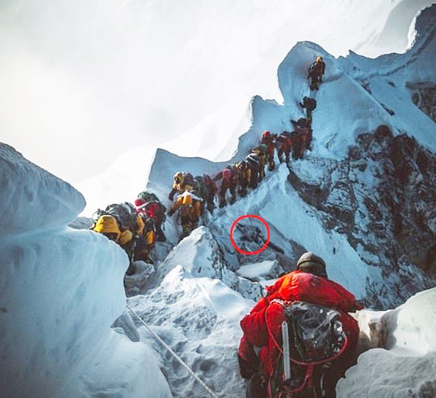Đã có rất nhiều người phải bỏ mạng trên đường leo lên Everest.