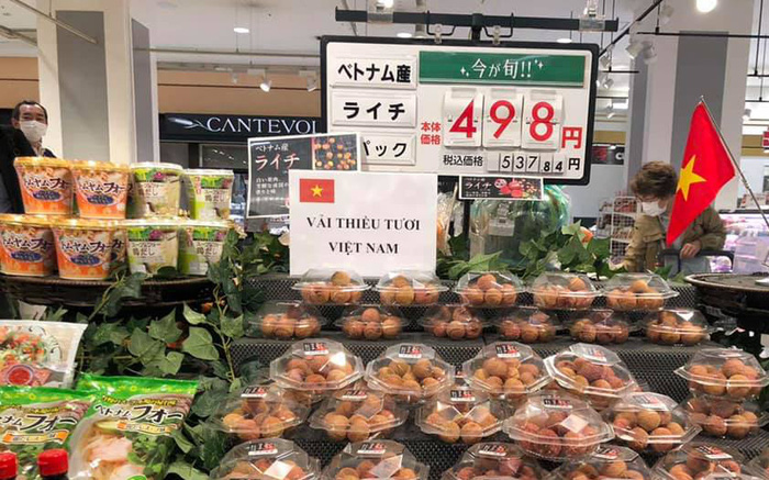 Các mặt hàng hoa quả Việt Nam được bày bán trong siêu thị Nhật có giá rất cao.