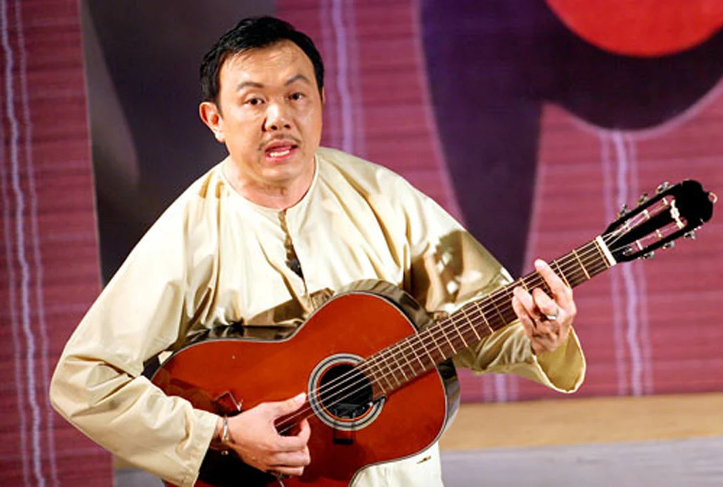 Trước đây, Chí Tài là một nghệ sĩ ghi-ta chuyên nghiệp.