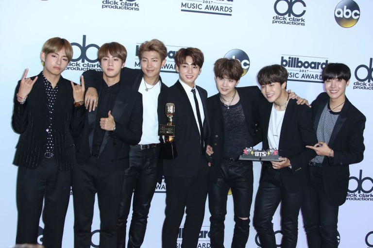 BTS là nhóm nhạc Hàn duy nhất tính đến thời điểm hiện tại nhận đề cử Grammy danh giá.
