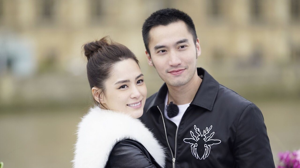 Cuộc hôn nhân của Chung Hân Đồng và chồng được mô tả là hôn nhân vô tính.