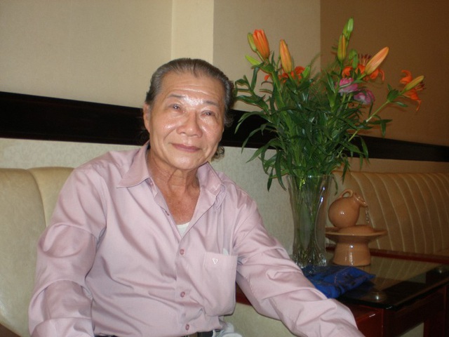 Danh ca vọng cổ hài Hề Sa qua đời ở tuổi 80 tại nhà riêng ở TP.HCM.