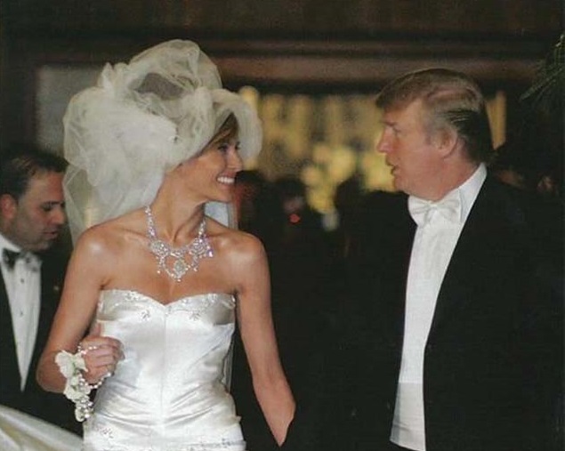 Đám cưới "hoàng gia" của vợ chồng Donald Trump cách đây 15 năm