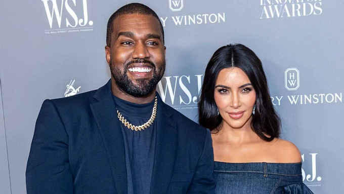 Kardashian đã lấy được bằng chứng về việc Kanye phản bội và giao cho luật sư có thẩm quyền xử lý thủ tục ly hôn.