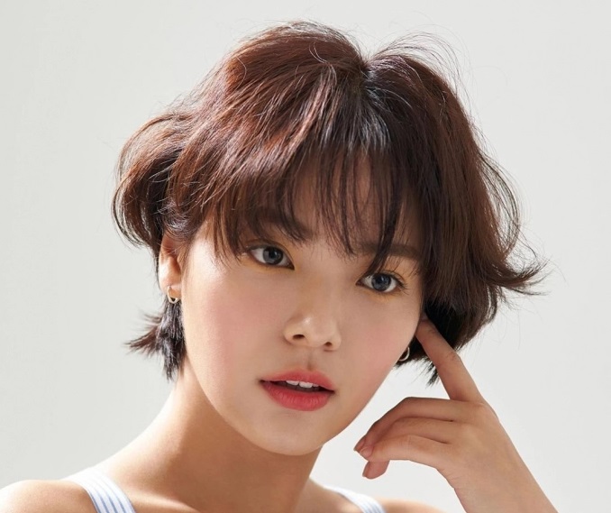 Nữ diễn viên 'School 2017' Song Yoo Jung qua đời ở tuổi 26