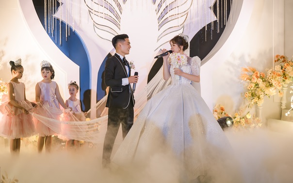 Đám cưới 'cổ tích' ở Bắc Ninh: Bố chi hơn 30 tỷ tự tay thiết kế hôn lễ cho con gái
