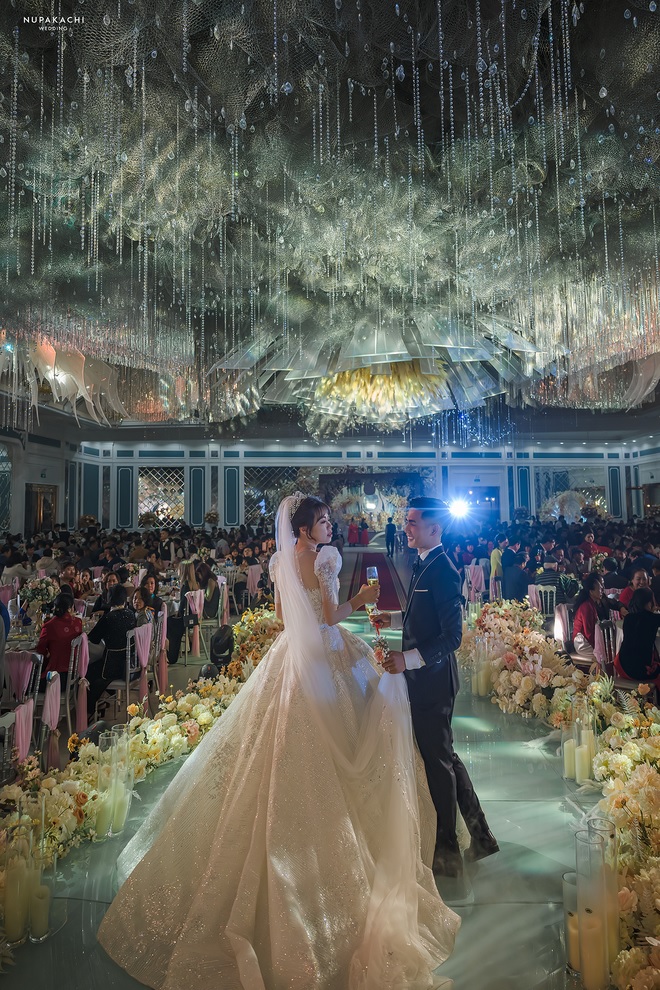 Đám cưới 'cổ tích' ở Bắc Ninh: Bố chi hơn 30 tỷ tự tay thiết kế hôn lễ cho con gái - Ảnh 10