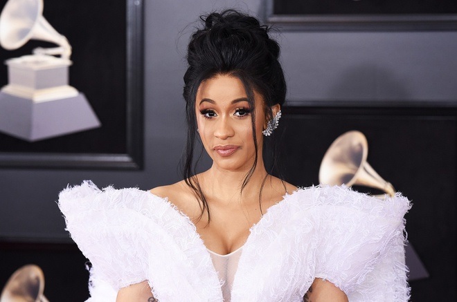 Tranh thông điệp chống dịch Covid-19 của fan Việt được sao quốc tế Cardi B chia sẻ lại trên twitter