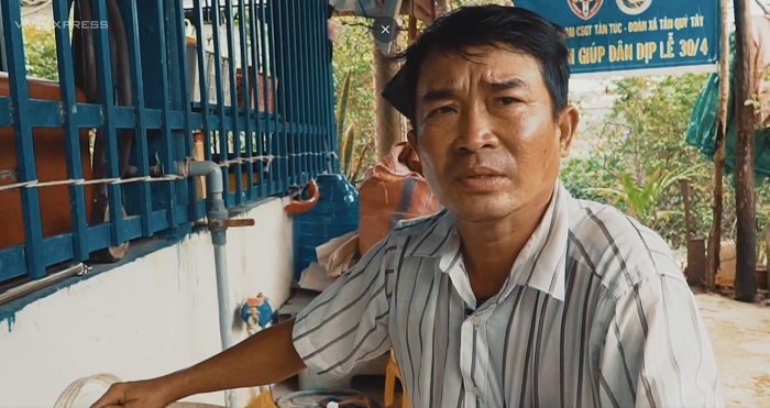 Ông Đinh Minh Cảnh - người đàn ông chạy xe ôm 15 năm miệt mài dùng xe tự chế đi hút đinh dọc quốc lộ để người miền Tây về quê bình an.
