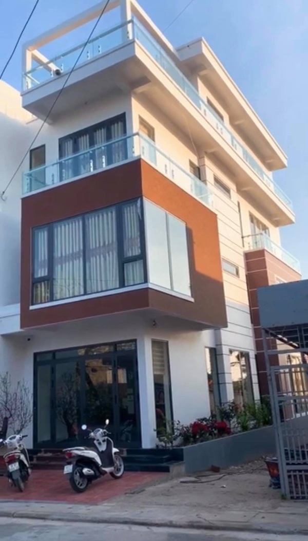 Đây chính là căn nhà mà Vũ Khắc Tiệp mới xây tặng bố mẹ ở Nam Định.