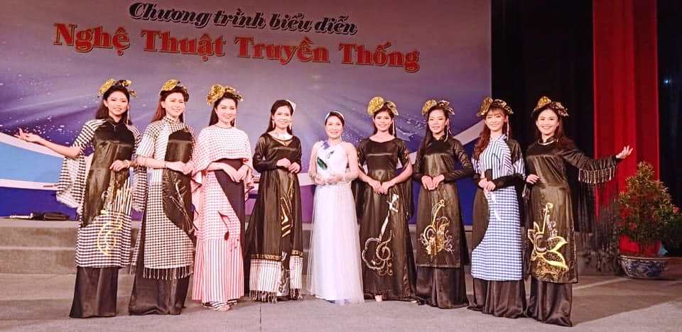 Nghi vấn mẫu áo dài trình diễn đêm chung kết HHVN 2020 đạo ý tưởng thiết kế
