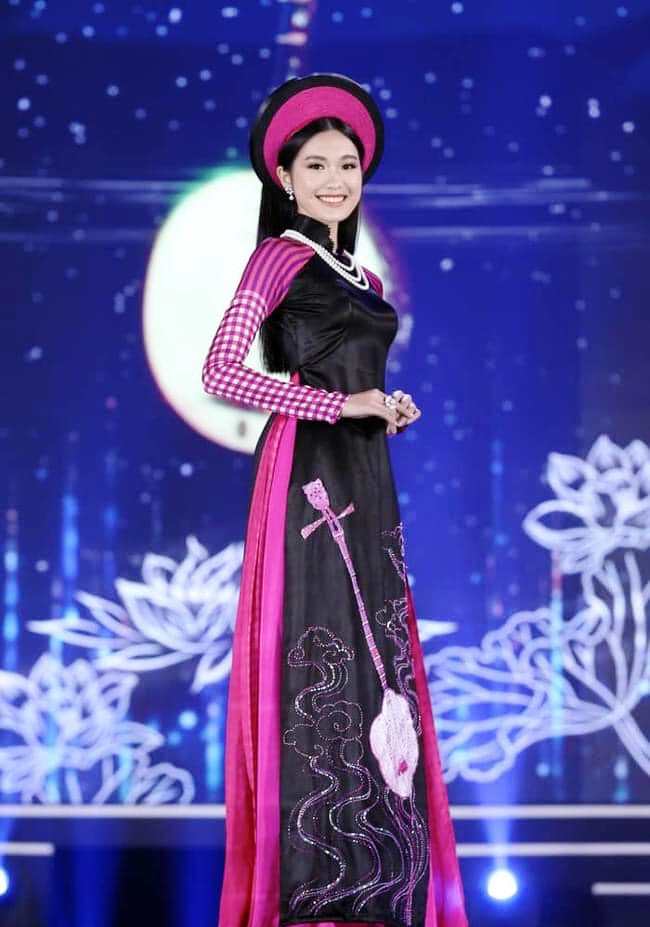 Top 10 Hoa hậu Việt Nam 2020 Doãn Hải My trong một thiết kế nghi vấn đạo nhái