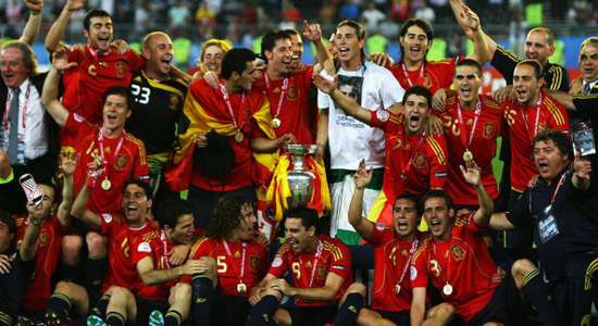 Tây Ban Nha có 2 lần liên tiếp vô địch vào các năm 2008 và 2012