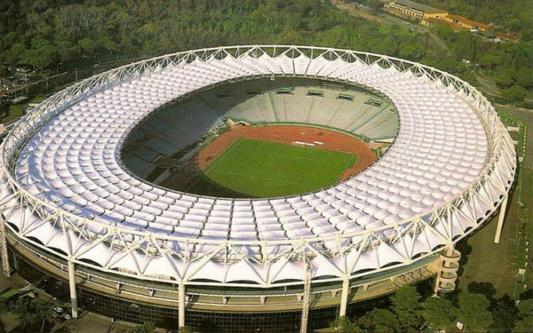 Sân nhà của 2 đội bóng thành Roma là Lazio Roma và AS Roma. ĐT Italia thường chọn đây là sân nhà. Sân được xây vào năm 1932, ngoài bóng đá còn diễn ra nhiều sự kiện thể thao khác như Thế vận hội.