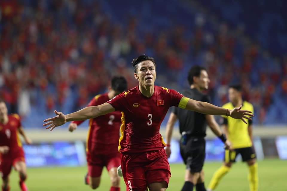 Đội trưởng Quế Ngọc Hải và đồng đội đội đứng trước ngưỡng cửa lịch sử: lần đầu tiên ĐT Việt Nam lọt vào vòng loại thứ 3 của World Cup