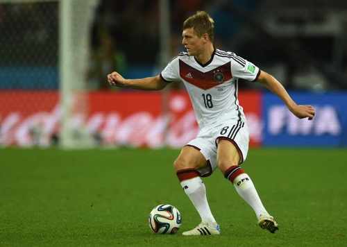 Toni Kroos năm 2014 - giải đấu mà Đức vô địch và anh trở thành tiền vệ xuất sắc nhất