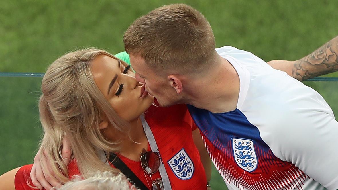 Jordan Pickford đã cầu hôn bạn gái trên các sân đấu nước Nga ở World Cup cách đây 3 năm