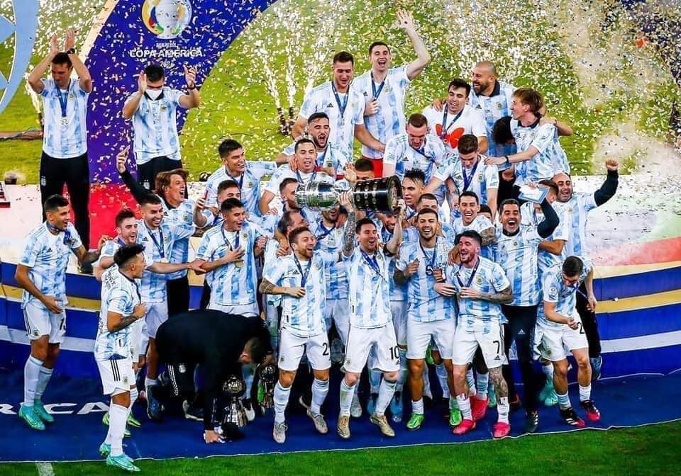 Những hình ảnh đầy xúc cảm: Messi đã là nhà vô địch