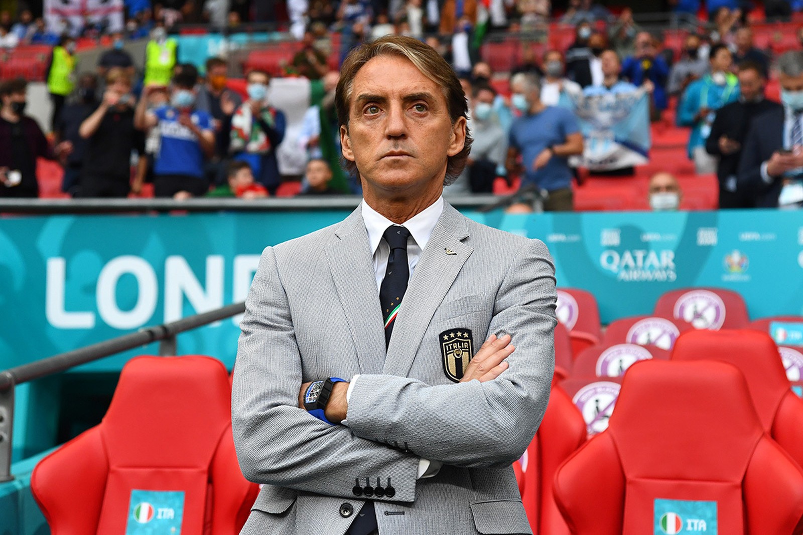 Đồng hồ của HLV trưởng ĐT Italia Roberto Mancini: doanh nhân Đức Huy cũng chưa chắc đã dám mua tặng Cẩm Đan - Ảnh 6
