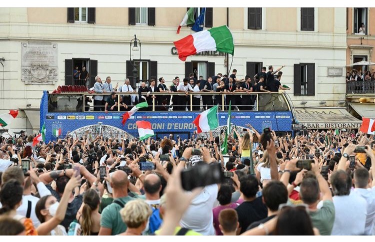 Italia sẽ còn tưng bừng lễ hội trong cả tuần nữa