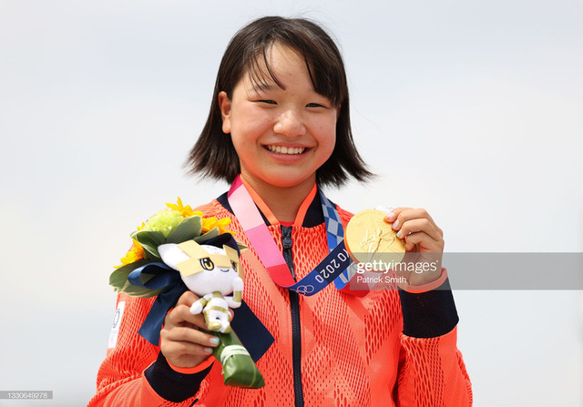 Nữ VĐV 13 tuổi giành huy chương vàng Olympic Tokyo 2020