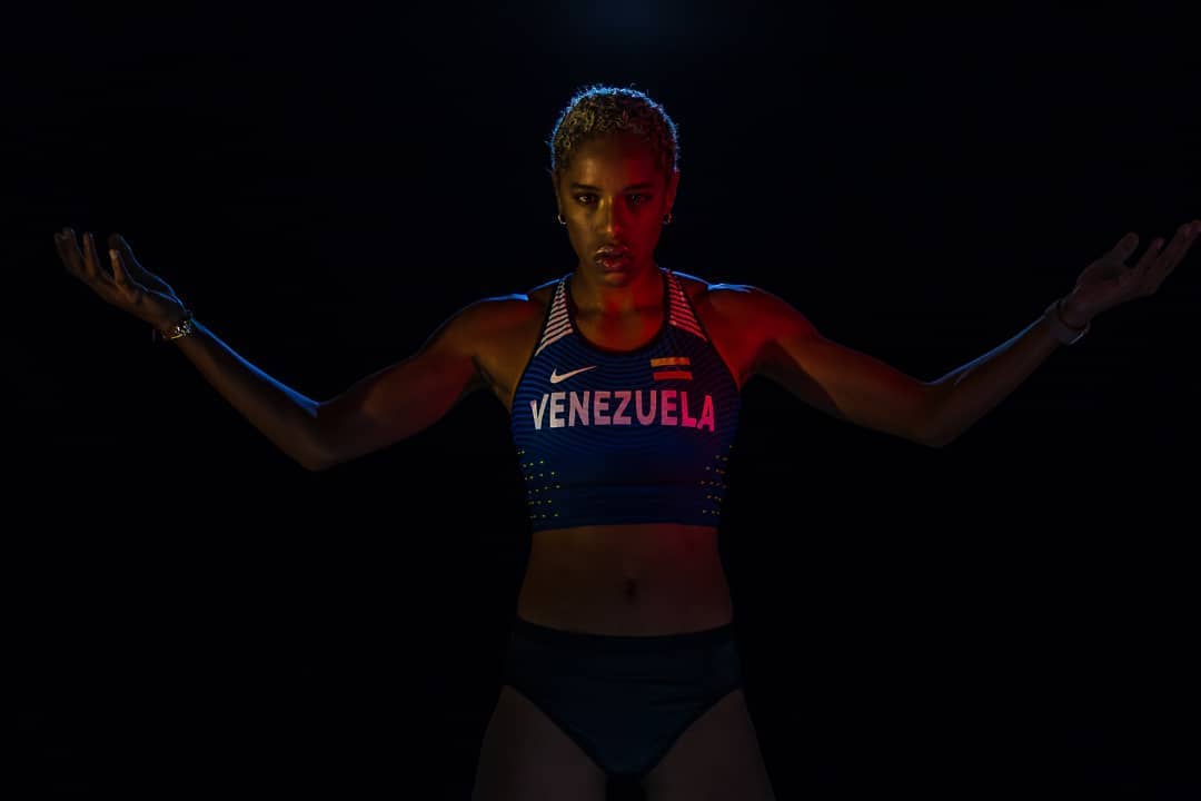 Vẻ đẹp quyến rũ, cá tính của nữ vận động viên Venezuela lập kỉ lục thế giới - Ảnh 6