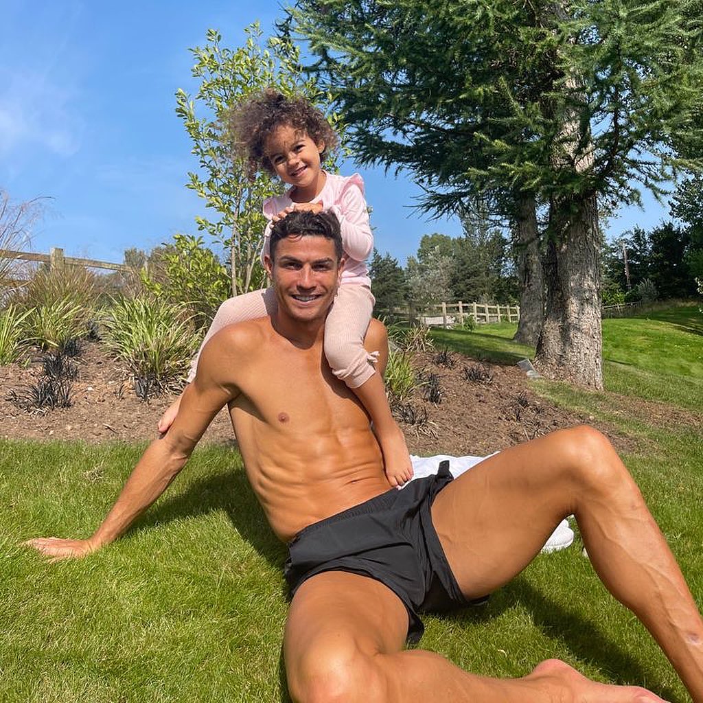 Ronaldo hé lộ về không gian sống hòa mình với thiên nhiên của gia đình mình