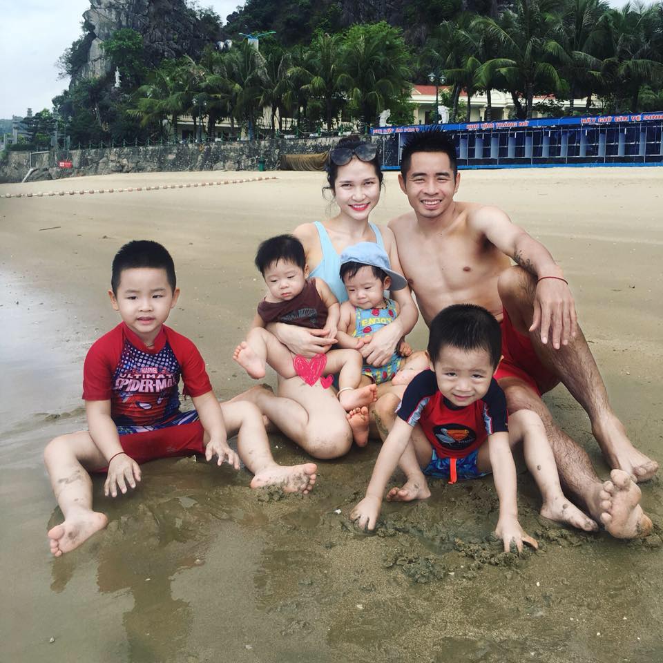 Gia đình của Xuân Hùng - với 4 'ông nhóc con'