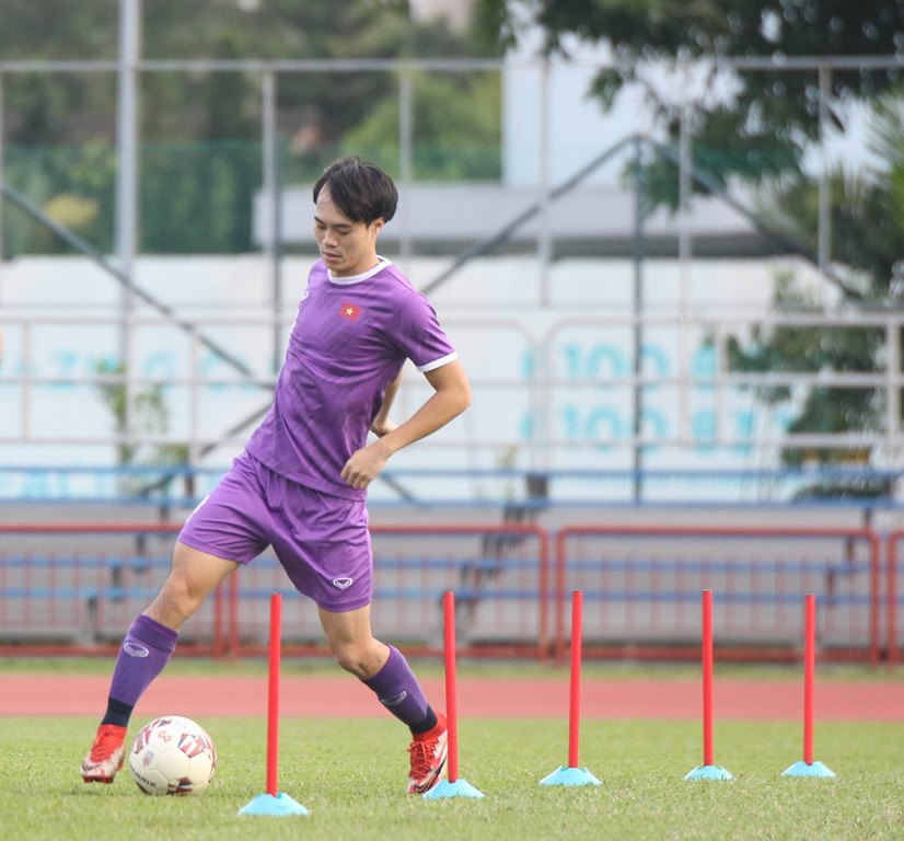 Ông Park hướng vào các phương án chiến thuật cho trận bán kết. Văn Toàn vẫn chưa có bàn thắng nào ở AFF Cup.